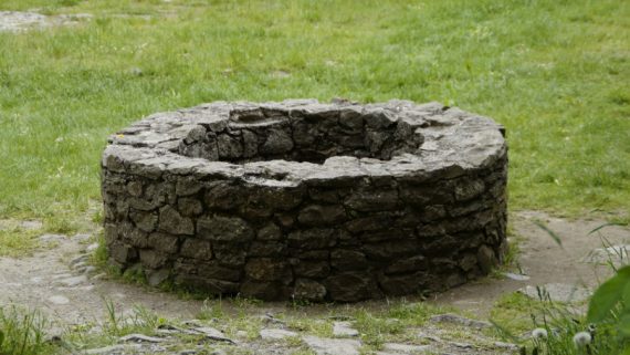 inundación de un pozo de agua potable